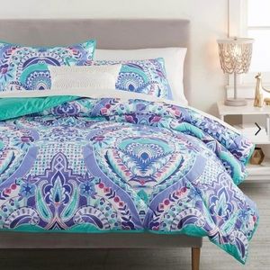 Pottery Barn Full Size Comforter and Shams